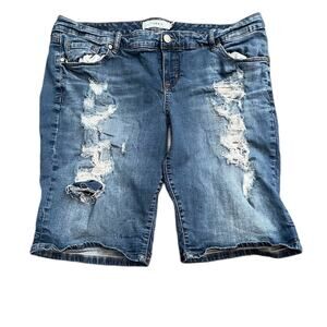 Torrid Distressed Denim Shorts Women's Size 18